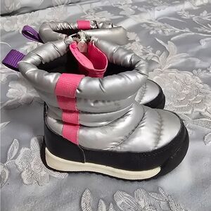 Toddler Girls size 7 Puffy Snow Boots Silver Pink Wonder Nation Zipper